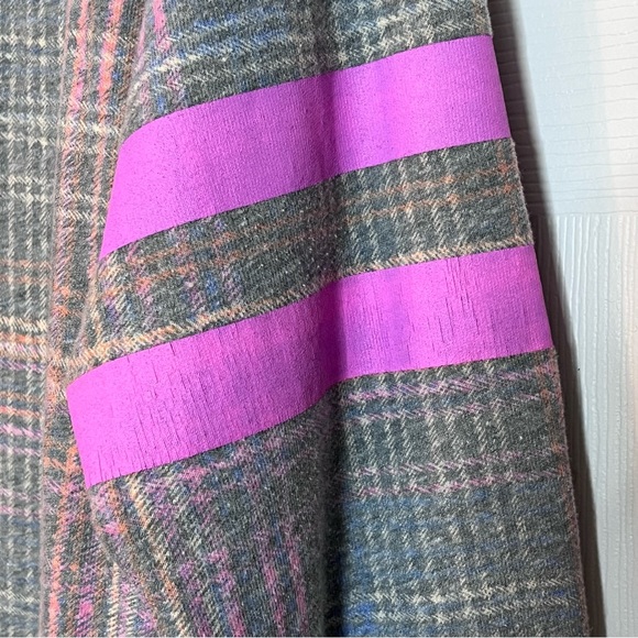 Sundry Plaid Hooded Top with Striped Sleeve Size XL - Picture 6 of 9